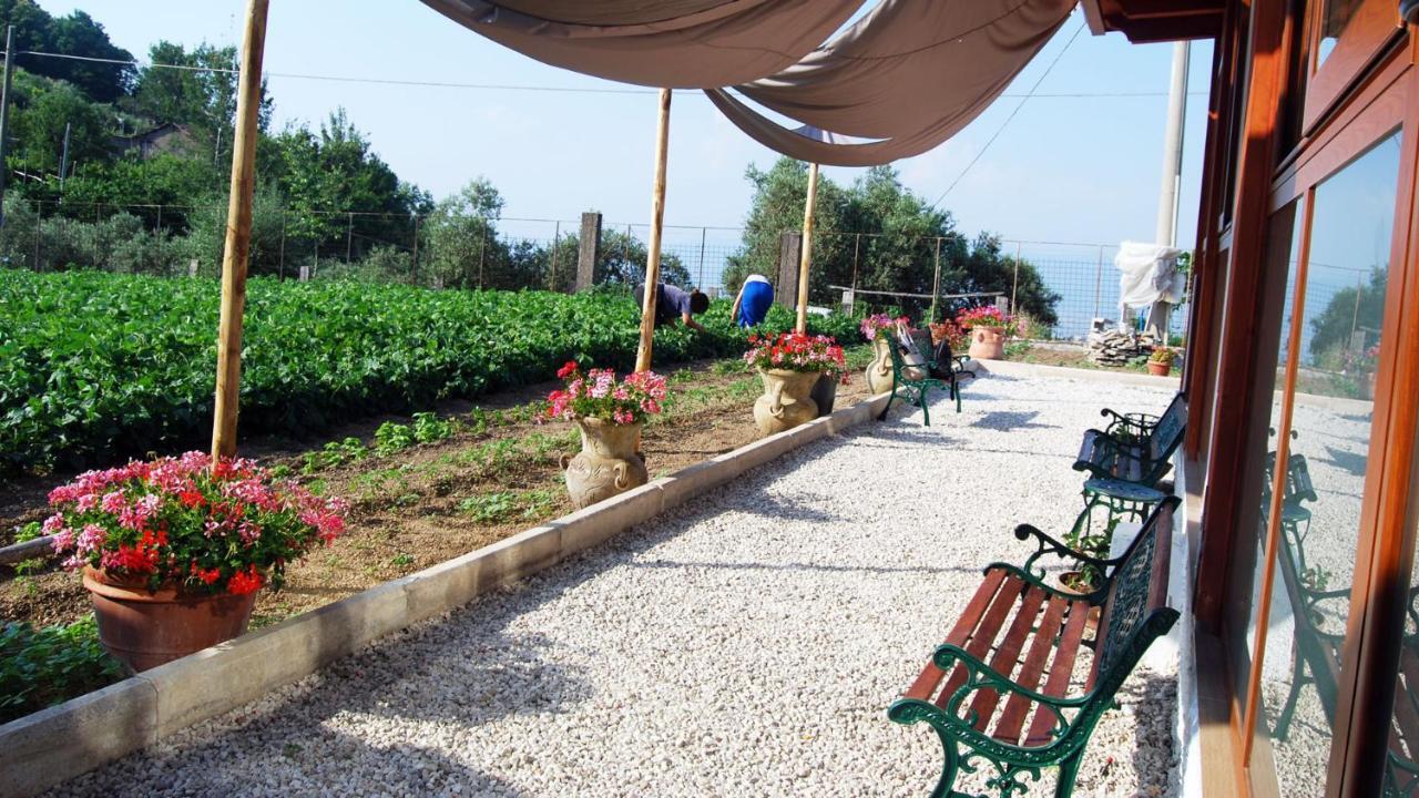 Madre Terra Villa Pimonte Bagian luar foto